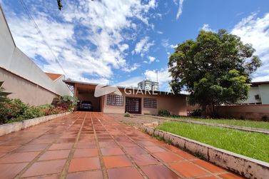 Casa &agrave; venda - 239m&sup2; - CENTRO
