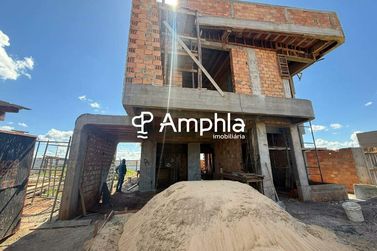 Sobrado &agrave; venda - 154m&sup2; - Recanto Tropical