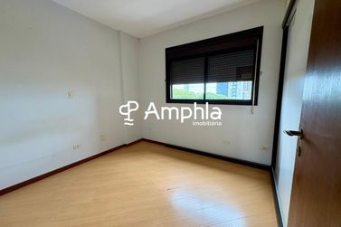 Apartamento &agrave; venda - 112m&sup2; - Centro