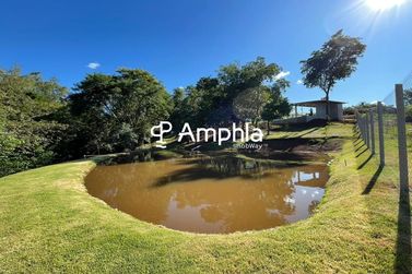Ch&aacute;cara &agrave; venda - 4000m&sup2; - Centro