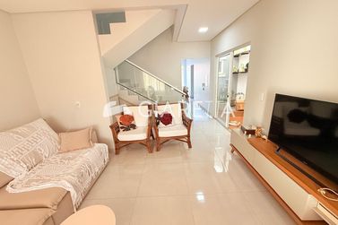 Sobrado &agrave; venda - 165m&sup2; - JARDIM GISELA