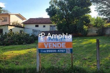 Terreno &agrave; venda - 400m&sup2; - Centro