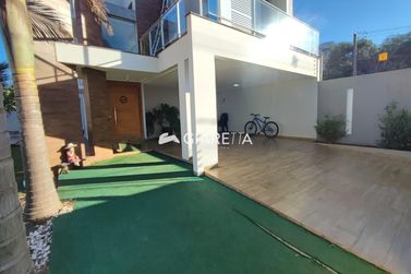 Sobrado &agrave; venda - 180m&sup2; - JARDIM TOCANTINS