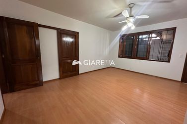 Casa &agrave; venda - 300m&sup2; - CENTRO