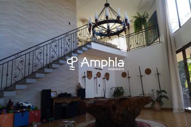 Sobrado &agrave; venda - 630m&sup2; - Regi&atilde;o do Lago