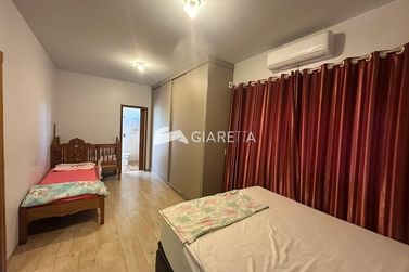 Ch&aacute;cara &agrave; venda - 160m&sup2; - ZONA RURAL