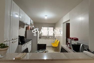 Apartamento &agrave; venda - 93m&sup2; - Centro