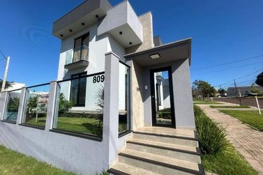 Sobrado &agrave; venda - 200m&sup2; - Maria Luiza