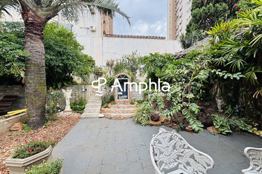 Casa &agrave; venda - 369m&sup2; - Centro