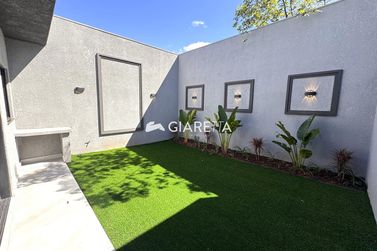 Casa &agrave; venda - 100m&sup2; - JARDIM PARIZOTTO