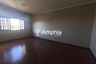 Sobrado &agrave; venda - 317m&sup2; - Recanto Tropical
