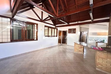 Casa &agrave; venda - 300m&sup2; - CENTRO