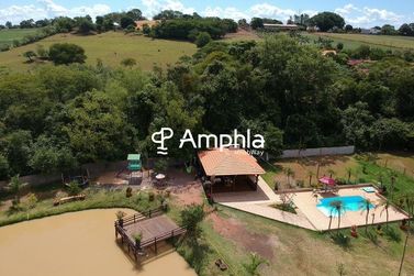 Ch&aacute;cara &agrave; venda - 70180m&sup2; - Centro