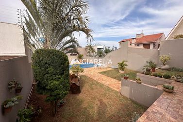 Sobrado para alugar - 257m&sup2; - JARDIM LA SALLE