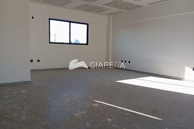 Sala Comercial para alugar - 200m&sup2; - VILA PIONEIRO