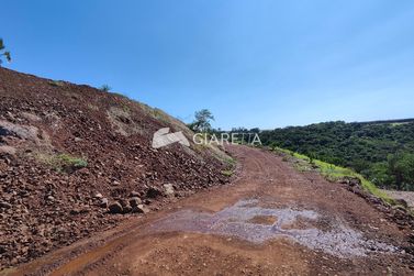 Ch&aacute;cara &agrave; venda - 20000m&sup2; - QUATRO PONTES