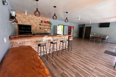 Ch&aacute;cara para alugar - 194m&sup2; - ZONA RURAL
