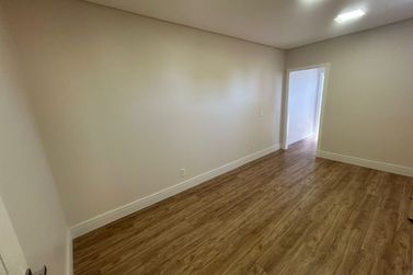 Sobrado &agrave; venda - 200m&sup2; - Maria Luiza