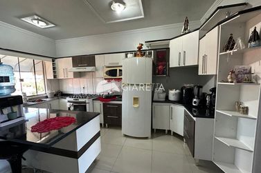 Sobrado &agrave; venda - 279m&sup2; - JARDIM COOPAGRO
