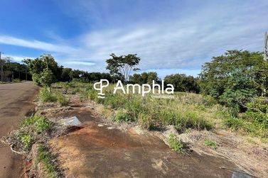 Terreno &agrave; venda - 750m&sup2; - Centro