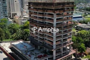 Apartamento &agrave; venda - 134m&sup2; - Centro