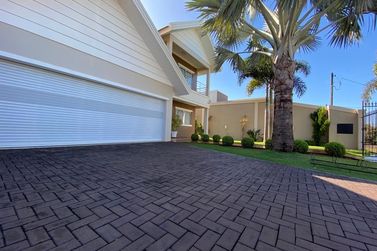 Sobrado &agrave; venda - 370m&sup2; - Ana Paula