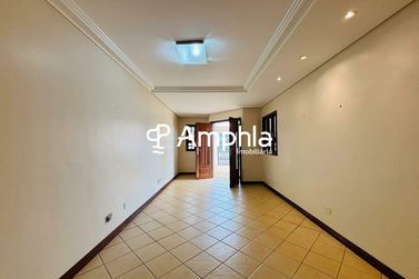 Casa &agrave; venda - 285m&sup2; - Recanto Tropical