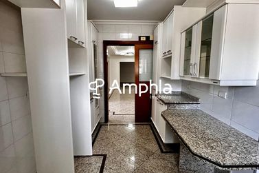 Apartamento &agrave; venda - 227m&sup2; - Centro