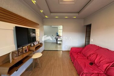 Sobrado &agrave; venda - 279m&sup2; - JARDIM COOPAGRO