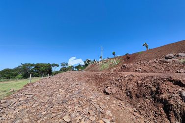 Ch&aacute;cara &agrave; venda - 20000m&sup2; - QUATRO PONTES