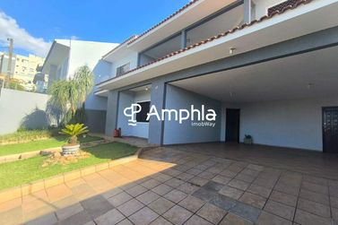 Sobrado &agrave; venda - 317m&sup2; - Recanto Tropical