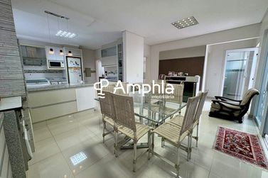 Casa &agrave; venda - 300m&sup2; - FAG
