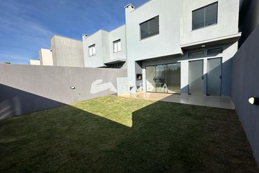 Sobrado para alugar - 115m&sup2; - JARDIM PARIZOTTO