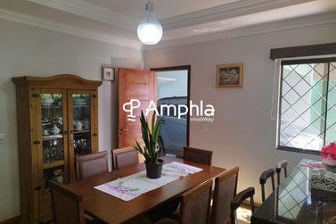 Casa &agrave; venda - 180m&sup2; - Centro
