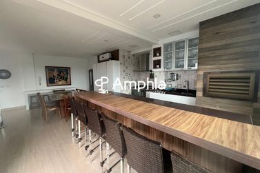 Apartamento &agrave; venda - 220m&sup2; - Centro