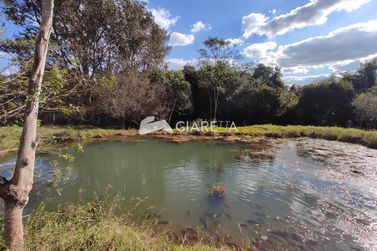 Ch&aacute;cara &agrave; venda - 920m&sup2; - ZONA RURAL