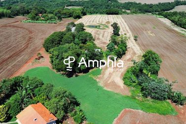 Terreno &agrave; venda - 90m&sup2; - Centro