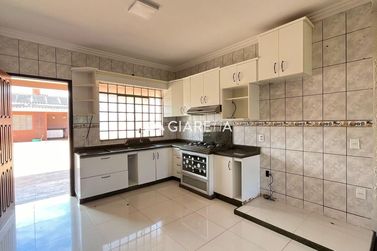 Casa para alugar - 167m&sup2; - JARDIM PANCERA