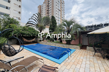 Casa &agrave; venda - 369m&sup2; - Centro