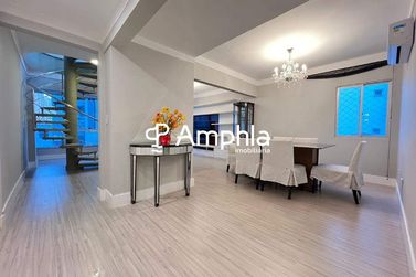 Apartamento &agrave; venda - 220m&sup2; - Centro