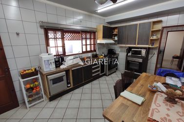 Sobrado &agrave; venda - 246m&sup2; - CENTRO