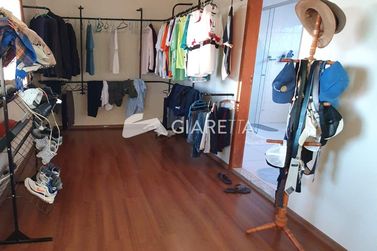 Sobrado &agrave; venda - 240m&sup2; - JARDIM PARIZOTTO