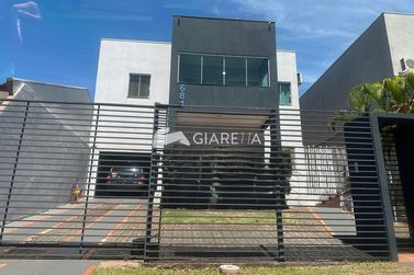 Sobrado &agrave; venda - 240m&sup2; - JARDIM PARIZOTTO