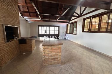 Casa &agrave; venda - 300m&sup2; - CENTRO