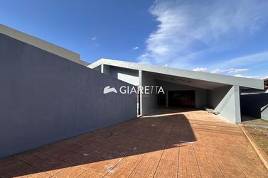 Casa &agrave; venda - 300m&sup2; - CENTRO