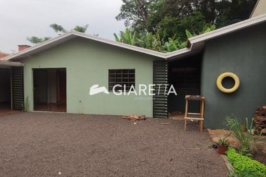 Casa para alugar - 180m&sup2; - JARDIM PANCERA