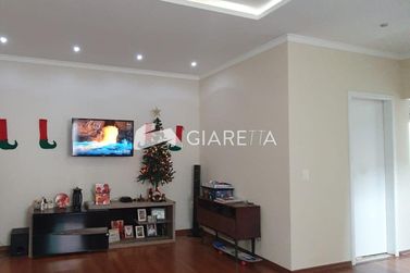 Sobrado &agrave; venda - 240m&sup2; - JARDIM PARIZOTTO