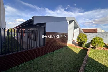 Casa &agrave; venda - 300m&sup2; - CENTRO