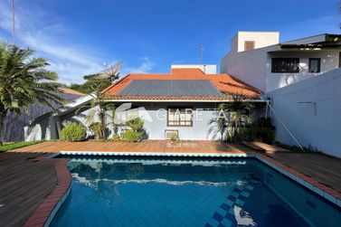 Casa para alugar - 341m&sup2; - JARDIM LA SALLE