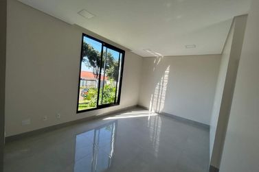 Sobrado &agrave; venda - 200m&sup2; - Maria Luiza